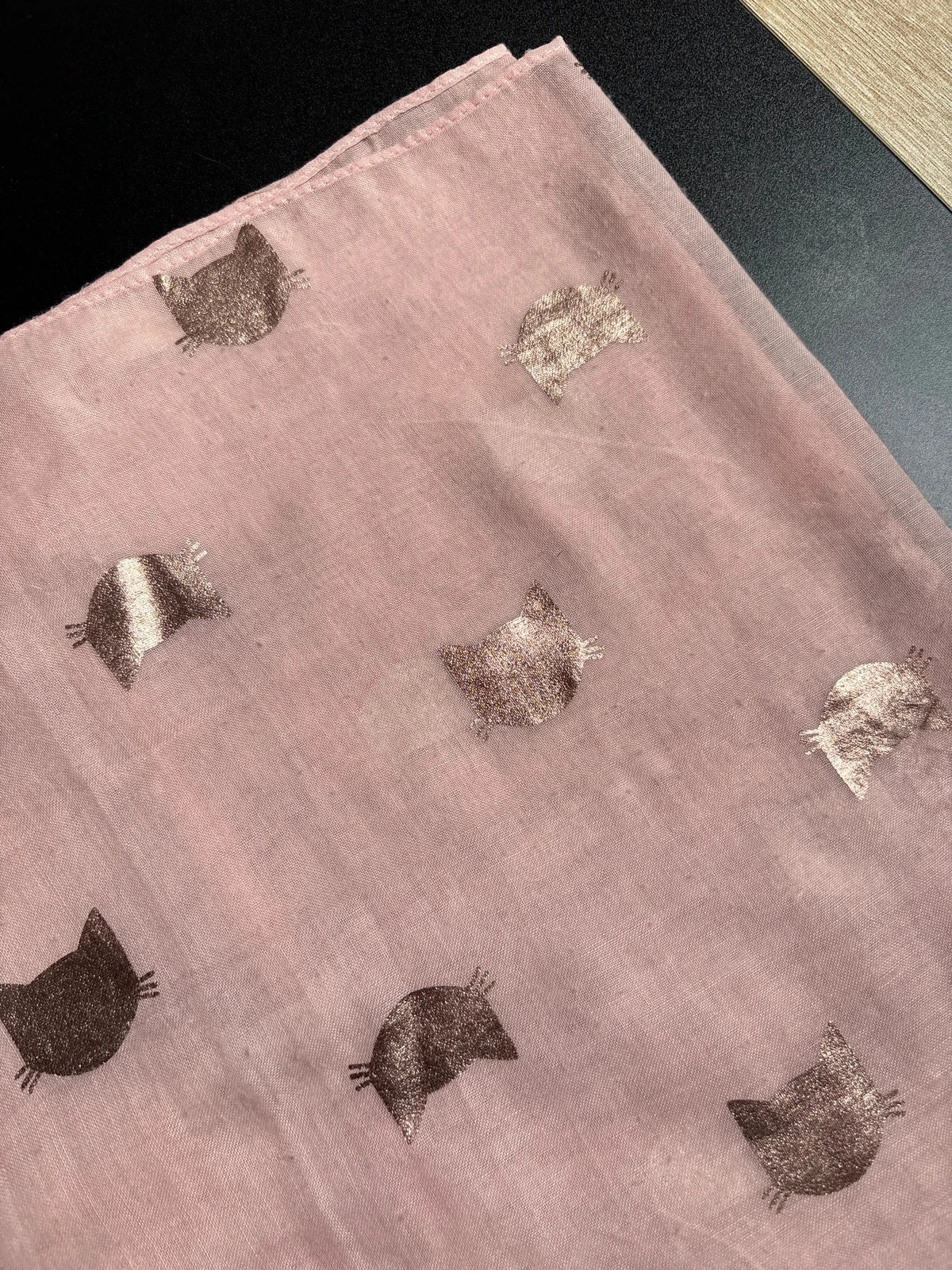 Gargantilha fina com tema de gato – photo 2